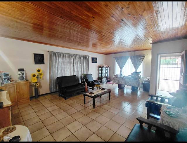 4 BEDROOM FREESTANDING FOR SALE IN MOKOPANE CENTRAL